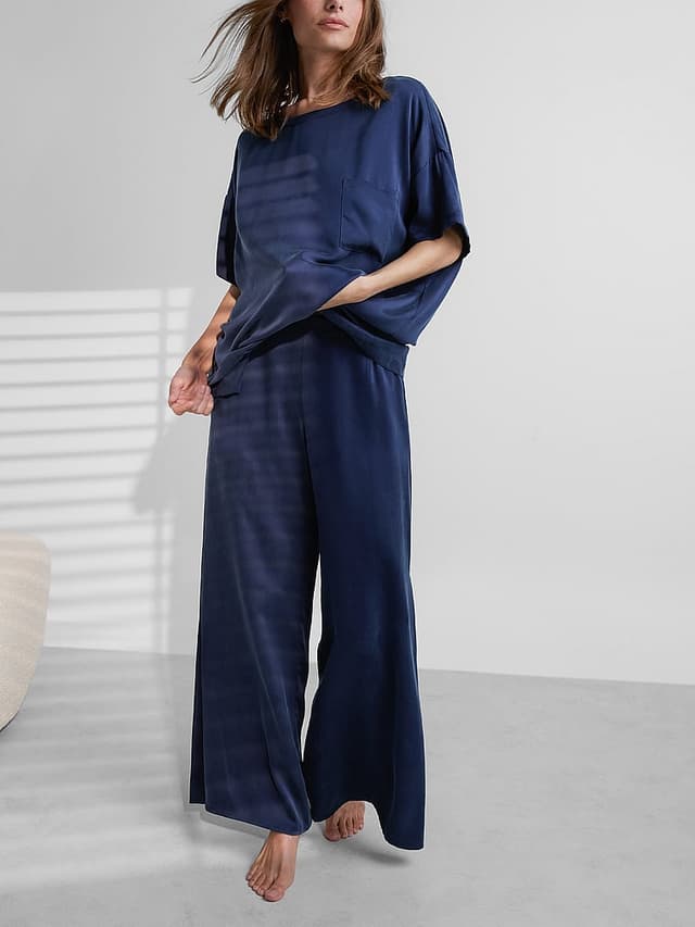 Женские брюки Victoria's Secret Washable Silk Tee Pant Set