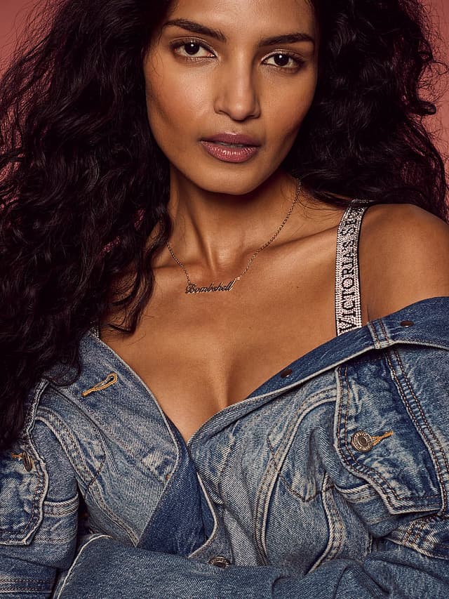 Женские сумки Victoria's Secret VS Bombshell Nameplate Necklace