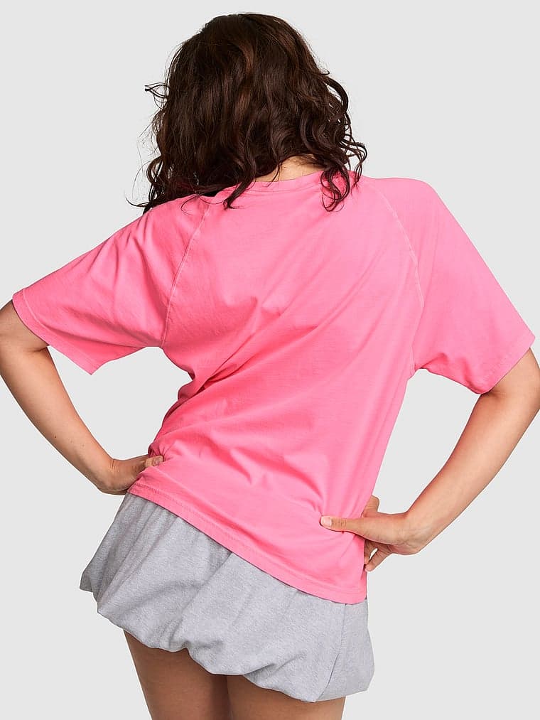 Женские футболки PINK Campus Cotton™ Raglan Tee — фото 2